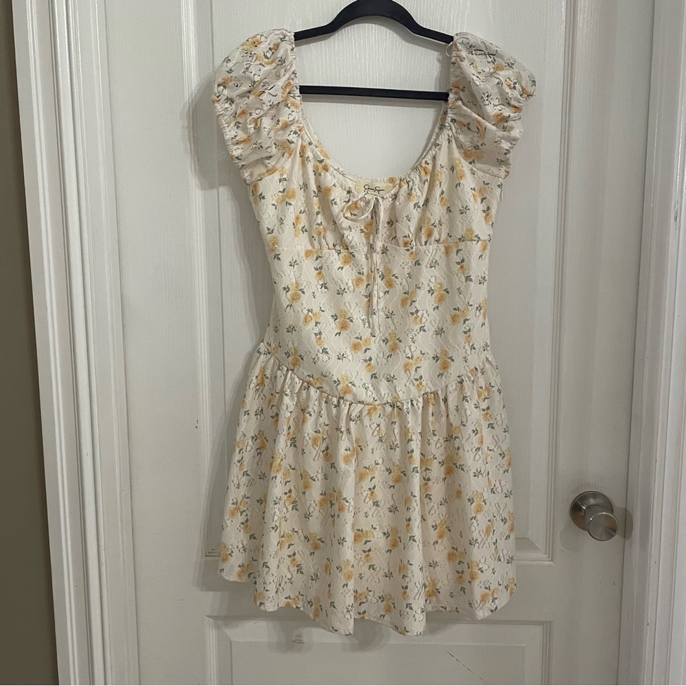 Jessica Simpson Cream Yellow Floral Milkmaid Dress Puffy Sleeves Rounded Neck